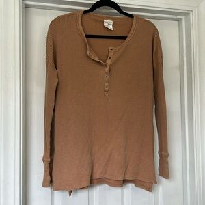Aerie long sleeved waffle henley peach, size M
